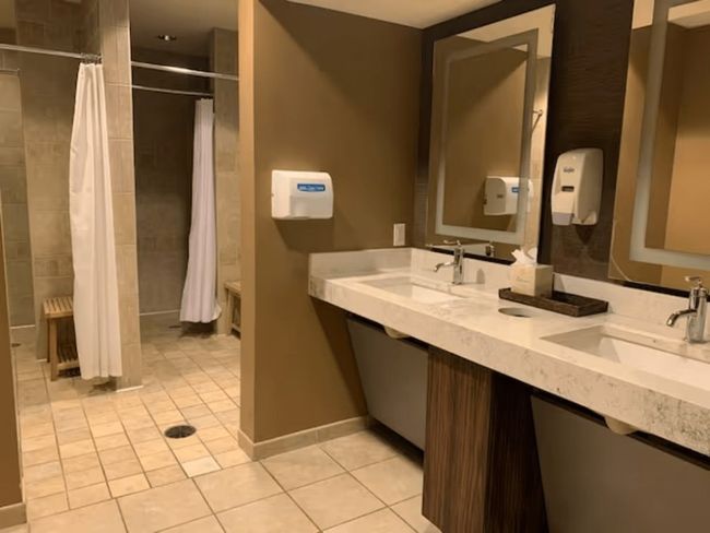Community Spa Bathroom | Image 27