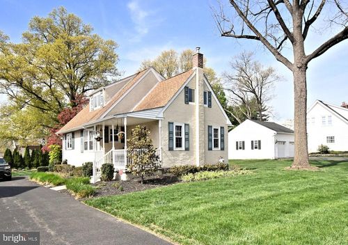 16 W Hartranft Blvd, EAST NORRITON, PA, 19401-1943 | Card Image