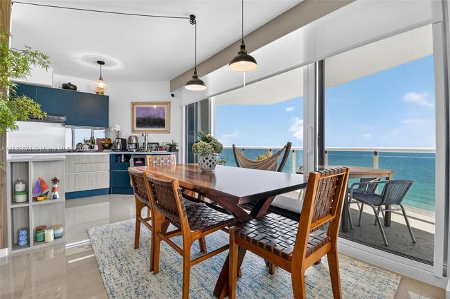 APT-1401 - 18671 Collins Ave, Condo with 3 bedrooms, 4 bathrooms and null parking in Sunny Isles Beach FL | Image 8