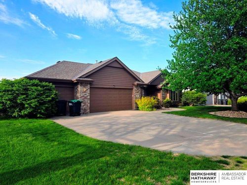 20724 Sequoia Street, Omaha, NE, 68022 | Card Image