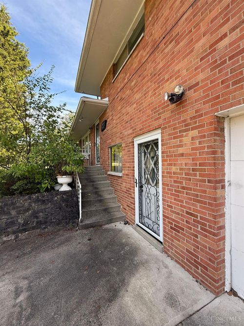 6940 Ellen Dr, Dayton, OH, 45417-5608 | Card Image