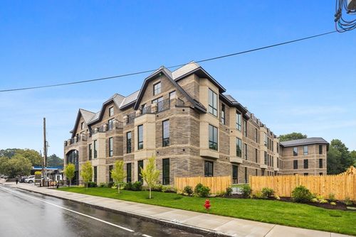 204-1114 Beacon St, Newton, MA, 02461-1102 | Card Image