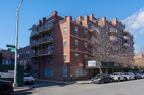 3i-3506 Leavitt St, Flushing, NY, 11354-2909 | Card Image