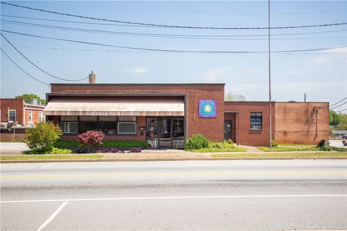 213 E Windsor St, WESTMINSTER, SC, 29693-1730 | Card Image