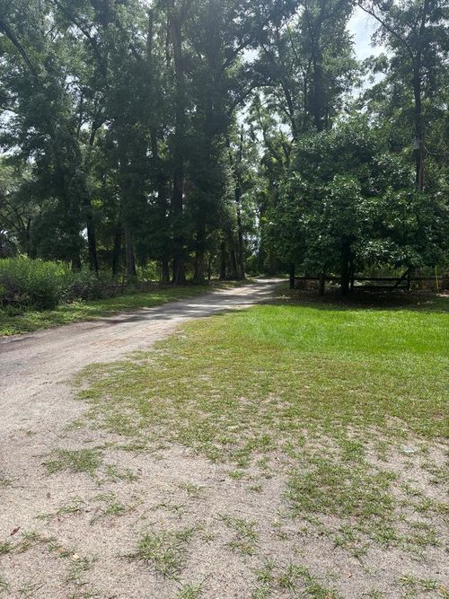 800 Se Lynx Rd, BRANFORD, FL, 32008-5565 | Card Image