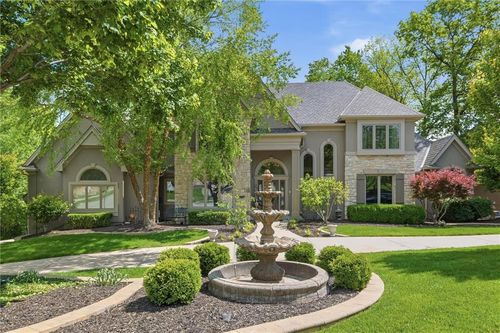 6001 N Cosby Ave, Kansas City, MO, 64151-4766 | Card Image