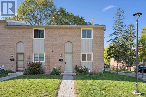 h53-223 Pioneer Dr, Kitchener, ON, N2P1L9 | Card Image