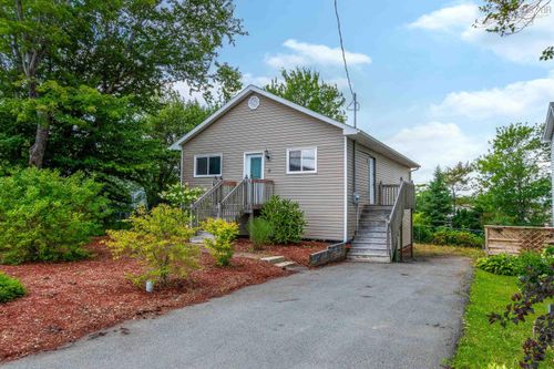 11 Fourth St, Dartmouth, NS, B2X1Y1 | Card Image