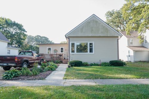 223 W 1st St, Blue Earth, MN, 56013-1127 | Card Image