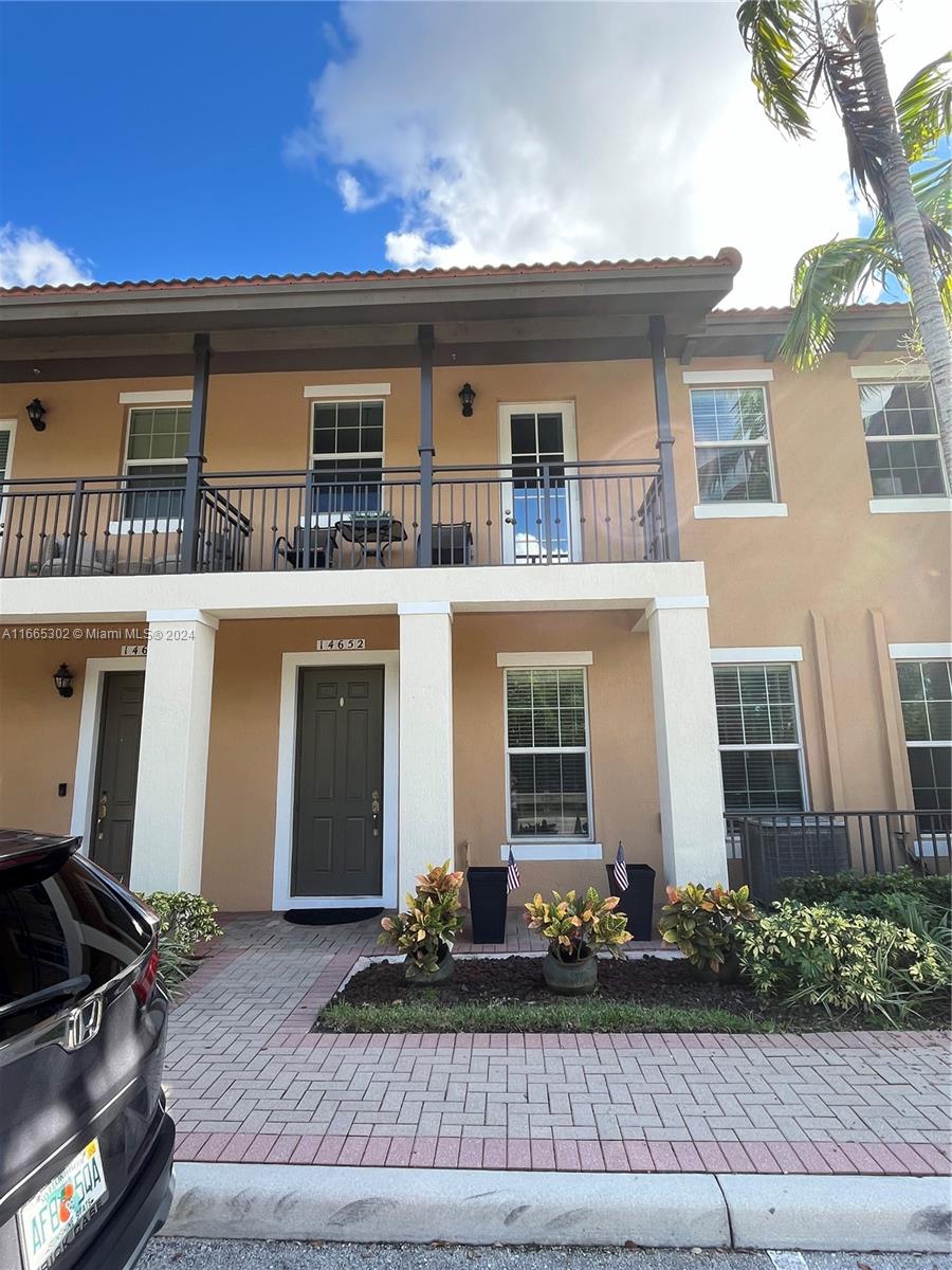 12th St, Pembroke Pines, FL 33027