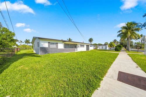 11000-11000 Nw 21st Ct, Miami, FL, 33167-3826 | Card Image