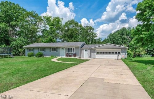 794 Robinhood Dr, Aurora, OH, 44202-7819 | Card Image