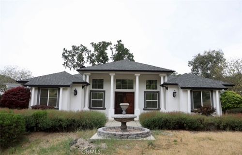 3200 San Fernando Rd, Atascadero, CA, 93422-1145 | Card Image