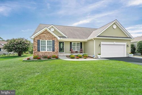 699 W Lake Dr, SMYRNA, DE, 19977-1611 | Card Image