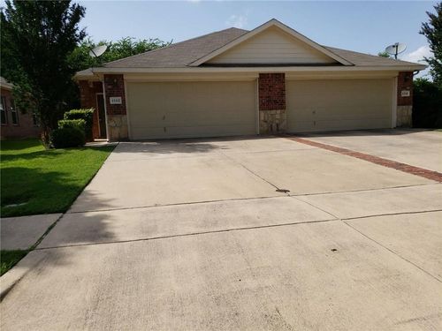 1512 Piedmont Dr, Mansfield, TX, 76063-6046 | Card Image