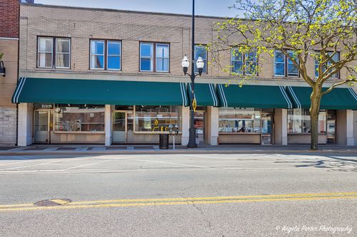 226-218-226 N Genesee St, Waukegan, IL, 60085-4262 | Card Image