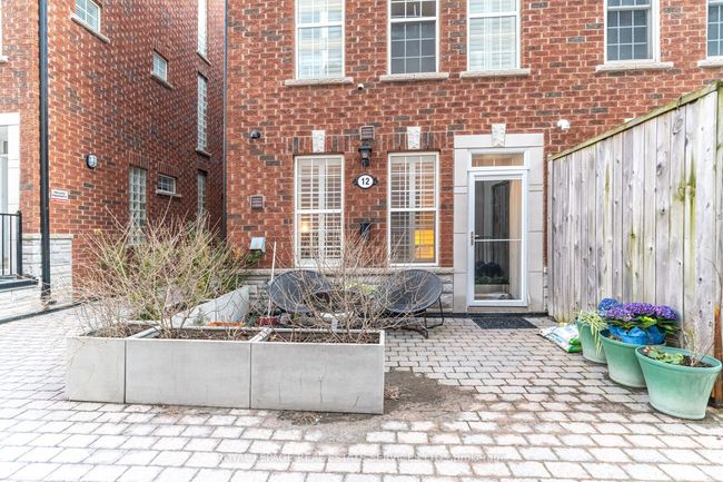 12 - 1968 Bloor St W, House attached with 3 bedrooms, 3 bathrooms and null parking in Toronto ON | Image 4