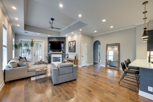 apt-401-305 Seven Springs Way, Brentwood, TN, 37027-4981 | Card Image