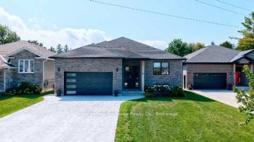 24 Church St, Tiverton, ON, N0G2T0 | Card Image