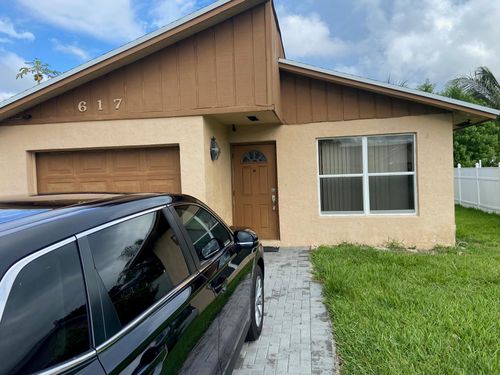 617 Nw 7th St, Boynton Beach, FL, 33426-3660 | Card Image