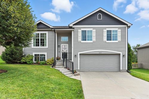 16415 Lilac St, Omaha, NE, 68116-3220 | Card Image