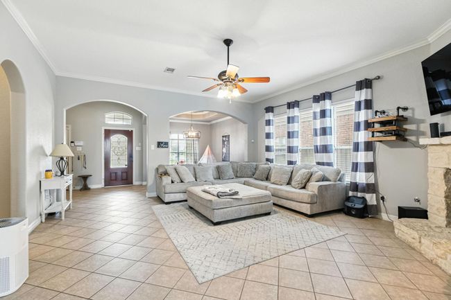 Formal Living room. | Image 10