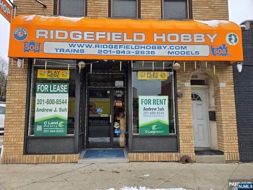 508 Broad Ave, Ridgefield, NJ, 07657-1615 | Card Image