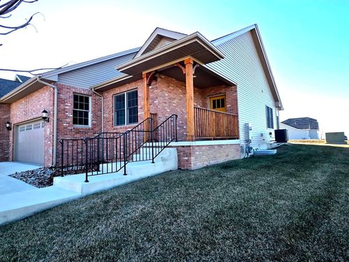 1 Saint Ivans Cir, Bloomington, IL, 61705-9404 | Card Image