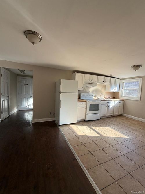 3-13 Hammersley Ave, Poughkeepsie, NY, 12601-4208 | Card Image