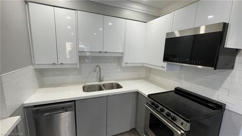 102-700 Lawrence Rd, Hamilton, ON, L8K1Z5 | Card Image