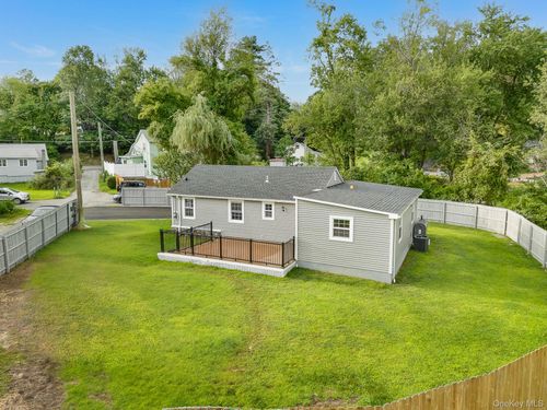 3167 Lincoln Dr, Mohegan Lake, NY, 10547-1609 | Card Image