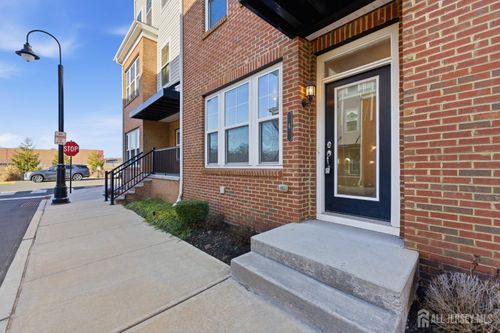 6 Bond St, North Brunswick, NJ, 08902-5035 | Card Image