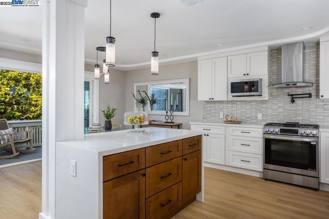 APT-8 - 1233 Singingwood Ct, Condo with 2 bedrooms, 2 bathrooms and 1 parking in Walnut Creek CA | Image 4