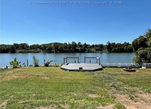 1324 Valentine Cir, Nitro, WV, 25143-2342 | Card Image