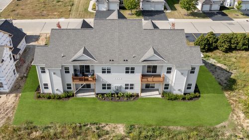 1883 Woodland Way, Slinger, WI, 53086-9090 | Card Image