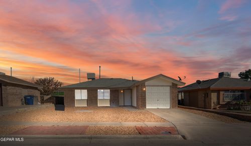 1562 Diego Rivera Dr, El Paso, TX, 79936-6337 | Card Image