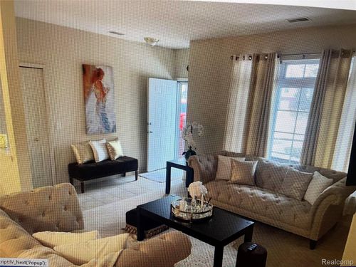 5301 Twin Oaks Dr, Sterling Heights, MI, 48314-3158 | Card Image