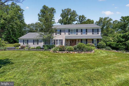 207 Whitestone Dr, Kennett Square, PA, 19348-1329 | Card Image