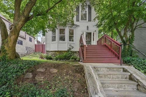 31 Desmond Ave, Yonkers, NY, 10708-5620 | Card Image