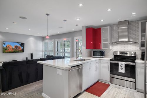 102-5201 N 24th St, Phoenix, AZ, 85016-3548 | Card Image