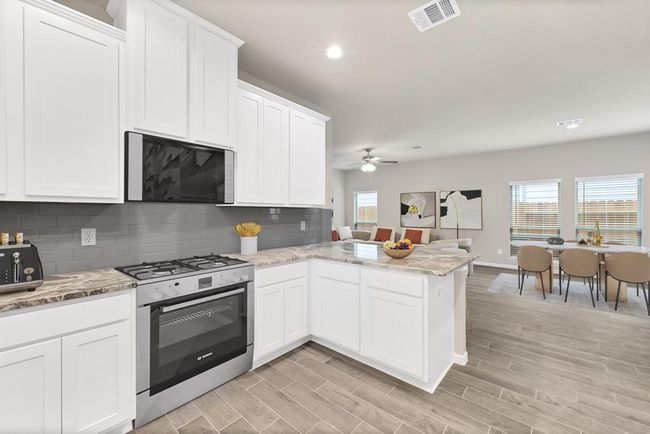 232 Emerald Thicket Ln, House other with 3 bedrooms, 2 bathrooms and null parking in Huffman TX | Image 4
