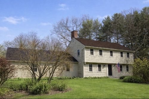 32 Granger Ave, Reading, MA, 01867-1121 | Card Image