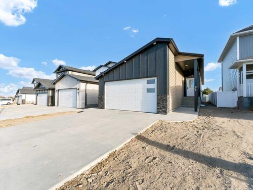 91 Sierra Rd Sw, Medicine Hat, AB, T1B0R6 | Card Image