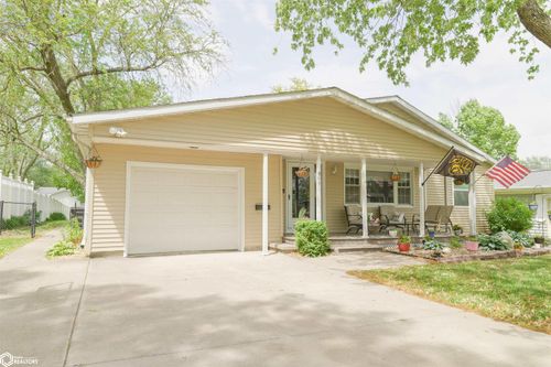 807 E Sheaffer Dr, Mount Pleasant, IA, 52641-2423 | Card Image