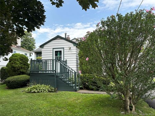 17 Sheridan Ave, Sloatsburg, NY, 10974-1212 | Card Image