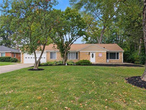 2961 Chamberlain Road, Akron, OH, 44333 | Card Image