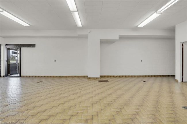 104 - 8268 20 Highway, Home with 0 bedrooms, 0 bathrooms and 20 parking in Smithville ON | Image 12