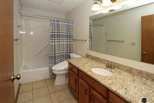 3305-3001 S 51st Street Ct, Lincoln, NE, 68506-3488 | Card Image