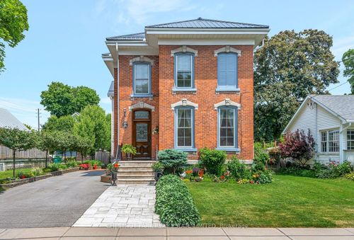 26 Centre St, Picton, ON, K0K2T0 | Card Image