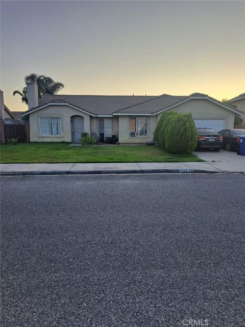 10576 Horseshoe Dr, Bloomington, CA, 92316-2768 | Card Image